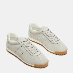 🔹️STEVE MADDEN 🔹️Suede Mirage Sneakers in gray for women